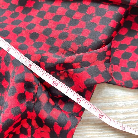 Michael Kors Printed Satin Effect Jogger Pants | Red/Black Size 2 - Picture 7 of 8